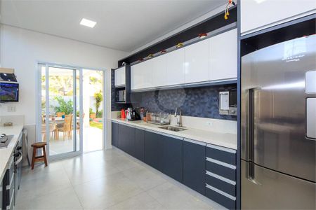 Casa à venda com 4 quartos, 320m² em Granja Julieta, São Paulo