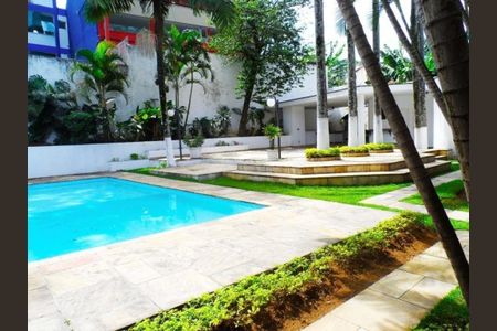 Casa à venda com 441m², 5 quartos e 4 vagas