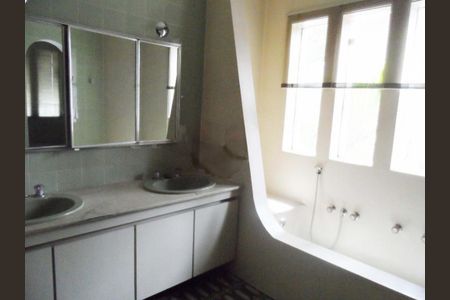 Casa à venda com 441m², 5 quartos e 4 vagas