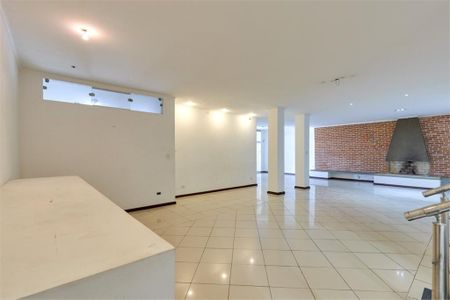 Casa à venda com 4 quartos, 350m² em Jardim Petropolis, São Paulo