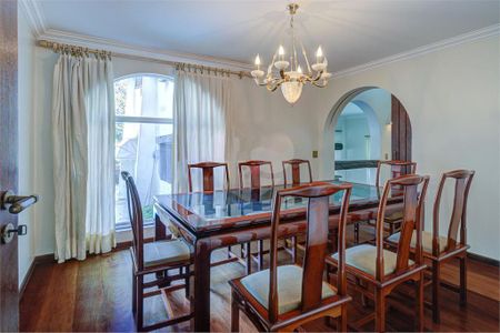 Casa à venda com 3 quartos, 331m² em Jardim Marajoara, São Paulo