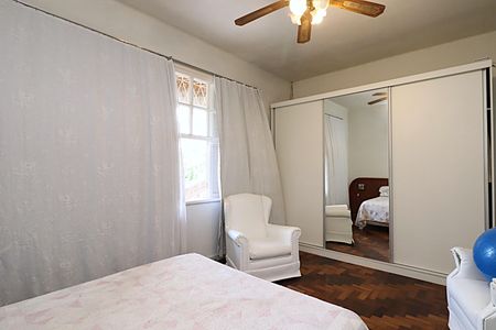 Casa à venda com 300m², 4 quartos e 2 vagasSuíte 1