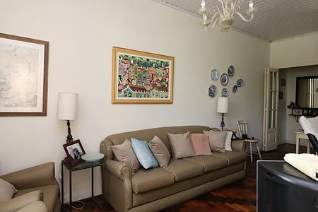 Sala de casa à venda com 4 quartos, 300m² em Três Figueiras, Porto Alegre