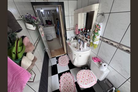 Casa à venda com 200m², 3 quartos e 2 vagasBanheiro da Suíte