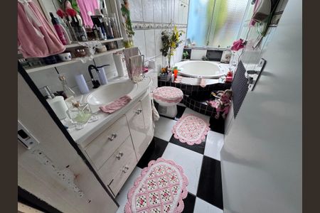 Casa à venda com 200m², 3 quartos e 2 vagasBanheiro da Suíte