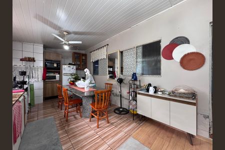 Casa à venda com 200m², 3 quartos e 2 vagassala