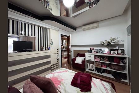 Casa à venda com 200m², 3 quartos e 2 vagasQuarto Suíte