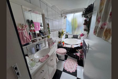 Casa à venda com 200m², 3 quartos e 2 vagasBanheiro da Suíte