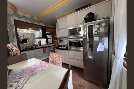 Casa à venda com 200m², 3 quartos e 2 vagasCozinha