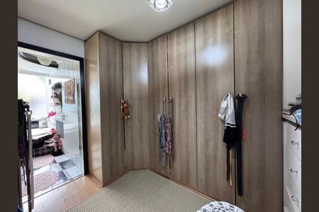 Casa à venda com 200m², 3 quartos e 2 vagasQuarto Suíte