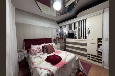 Casa à venda com 200m², 3 quartos e 2 vagasQuarto Suíte