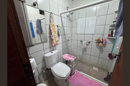 Casa à venda com 200m², 3 quartos e 2 vagasBanheiro