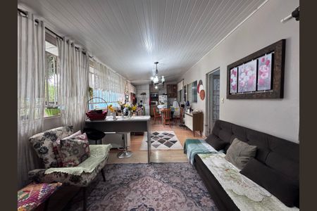 Casa à venda com 200m², 3 quartos e 2 vagassala