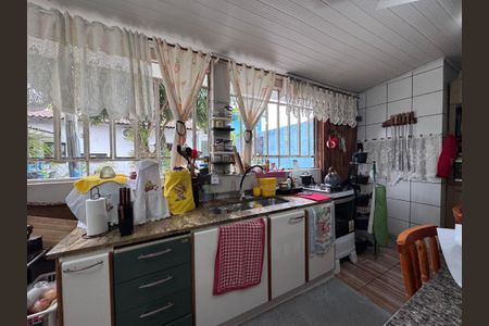 Casa à venda com 200m², 3 quartos e 2 vagassala