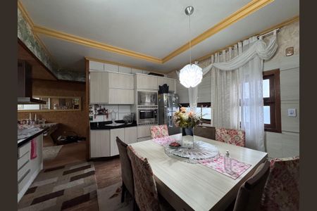 Casa à venda com 200m², 3 quartos e 2 vagasCozinha