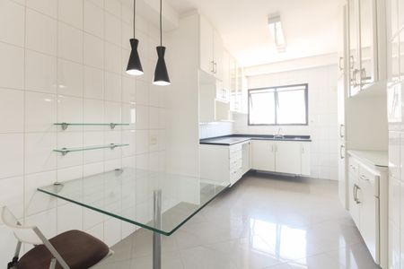Apartamento à venda com 138m², 3 quartos e 3 vagasCozinha 