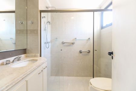 Apartamento à venda com 138m², 3 quartos e 3 vagasBanheiro Suíte 