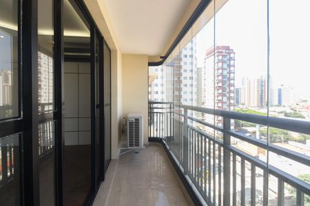 Apartamento à venda com 138m², 3 quartos e 3 vagasVaranda 