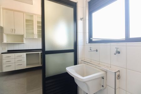 Apartamento à venda com 138m², 3 quartos e 3 vagasÁrea de Serviço 