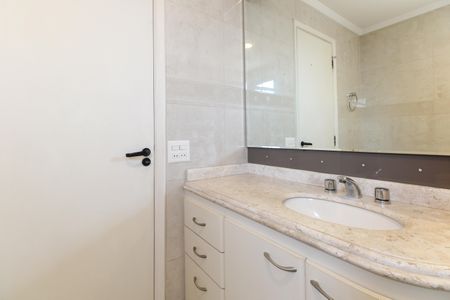 Apartamento à venda com 138m², 3 quartos e 3 vagasBanheiro Suíte 