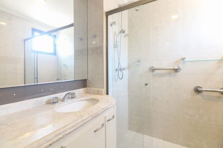 Apartamento à venda com 138m², 3 quartos e 3 vagasBanheiro Suíte 