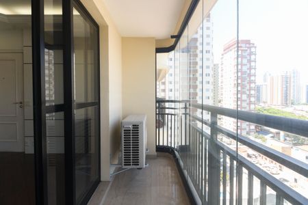 Apartamento à venda com 138m², 3 quartos e 3 vagasVaranda 