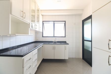 Apartamento à venda com 138m², 3 quartos e 3 vagasCozinha 