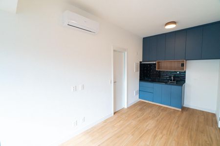 Studio para alugar com 32m², 1 quarto e sem vaga Studio para alugar com 32m², 1 quarto e sem vagaSala/Cozinha