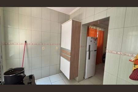 Casa à venda com 173m², 2 quartos e 2 vagas Casa à venda com 173m², 2 quartos e 2 vagasCozinha