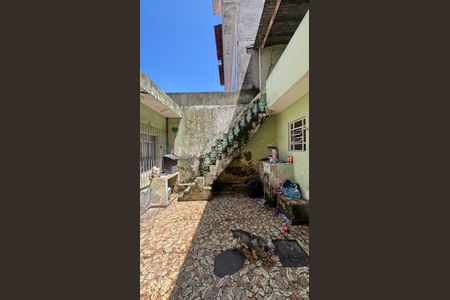 Casa à venda com 173m², 2 quartos e 2 vagas Casa à venda com 173m², 2 quartos e 2 vagasQuintal