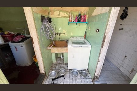 Casa à venda com 173m², 2 quartos e 2 vagas Casa à venda com 173m², 2 quartos e 2 vagasQuintal - area de Serviço