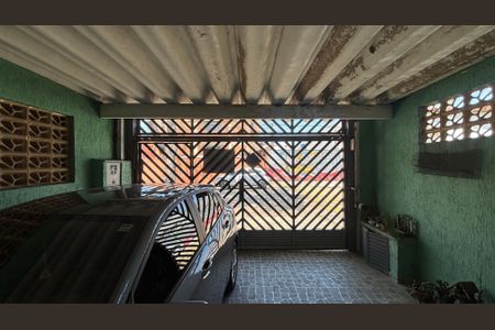 Casa à venda com 173m², 2 quartos e 2 vagas Casa à venda com 173m², 2 quartos e 2 vagasGaragem