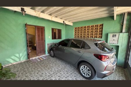 Casa à venda com 173m², 2 quartos e 2 vagas Casa à venda com 173m², 2 quartos e 2 vagasGaragem