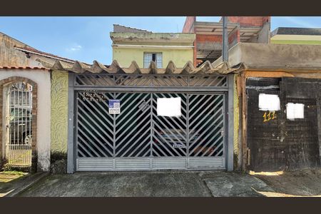 Casa à venda com 173m², 2 quartos e 2 vagas Casa à venda com 173m², 2 quartos e 2 vagasFachada