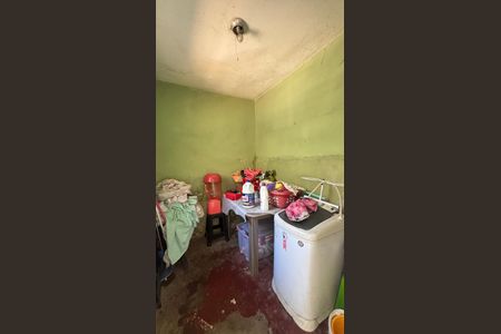 Casa à venda com 173m², 2 quartos e 2 vagas Casa à venda com 173m², 2 quartos e 2 vagasQuintal - area de Serviço