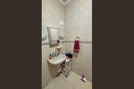 Casa à venda com 173m², 2 quartos e 2 vagas Casa à venda com 173m², 2 quartos e 2 vagasBanheiro