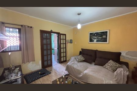 Casa à venda com 173m², 2 quartos e 2 vagas Casa à venda com 173m², 2 quartos e 2 vagasSala