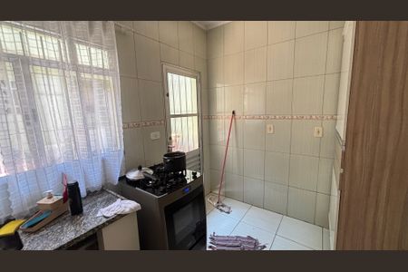 Casa à venda com 173m², 2 quartos e 2 vagas Casa à venda com 173m², 2 quartos e 2 vagasCozinha