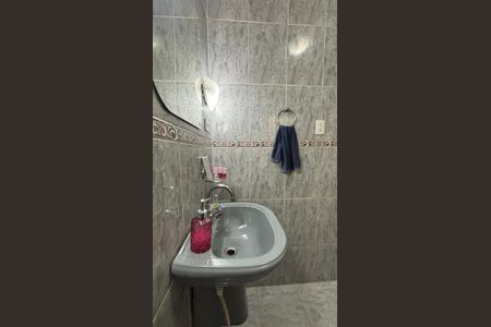 Casa à venda com 173m², 2 quartos e 2 vagas Casa à venda com 173m², 2 quartos e 2 vagasBanheiro