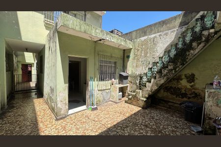 Casa à venda com 173m², 2 quartos e 2 vagas Casa à venda com 173m², 2 quartos e 2 vagasQuintal