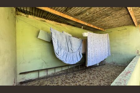 Casa à venda com 173m², 2 quartos e 2 vagas Casa à venda com 173m², 2 quartos e 2 vagasQuintal