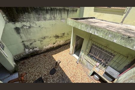 Casa à venda com 173m², 2 quartos e 2 vagas Casa à venda com 173m², 2 quartos e 2 vagasQuintal