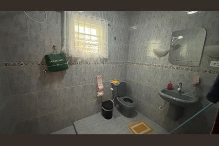 Casa à venda com 173m², 2 quartos e 2 vagas Casa à venda com 173m², 2 quartos e 2 vagasBanheiro