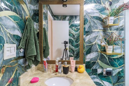 Casa à venda com 249m², 3 quartos e 2 vagas Casa à venda com 249m², 3 quartos e 2 vagasBanheiro