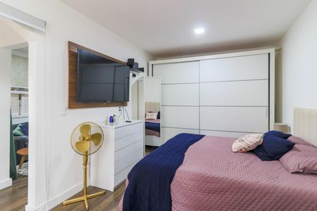 Casa à venda com 249m², 3 quartos e 2 vagas Casa à venda com 249m², 3 quartos e 2 vagasEdícula - Quarto