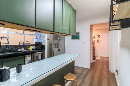 Casa à venda com 249m², 3 quartos e 2 vagas Casa à venda com 249m², 3 quartos e 2 vagasCozinha