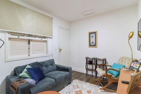 Casa à venda com 249m², 3 quartos e 2 vagas Casa à venda com 249m², 3 quartos e 2 vagasEdícula - Sala