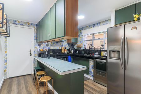 Casa à venda com 249m², 3 quartos e 2 vagas Casa à venda com 249m², 3 quartos e 2 vagasCozinha