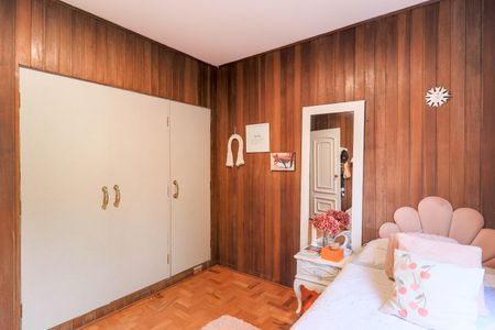 Casa à venda com 249m², 3 quartos e 2 vagas Casa à venda com 249m², 3 quartos e 2 vagasQuarto 2