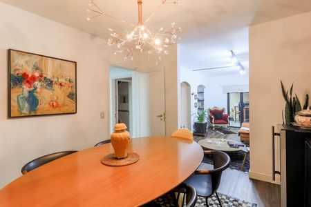 Casa à venda com 249m², 3 quartos e 2 vagas Casa à venda com 249m², 3 quartos e 2 vagasSala de Jantar